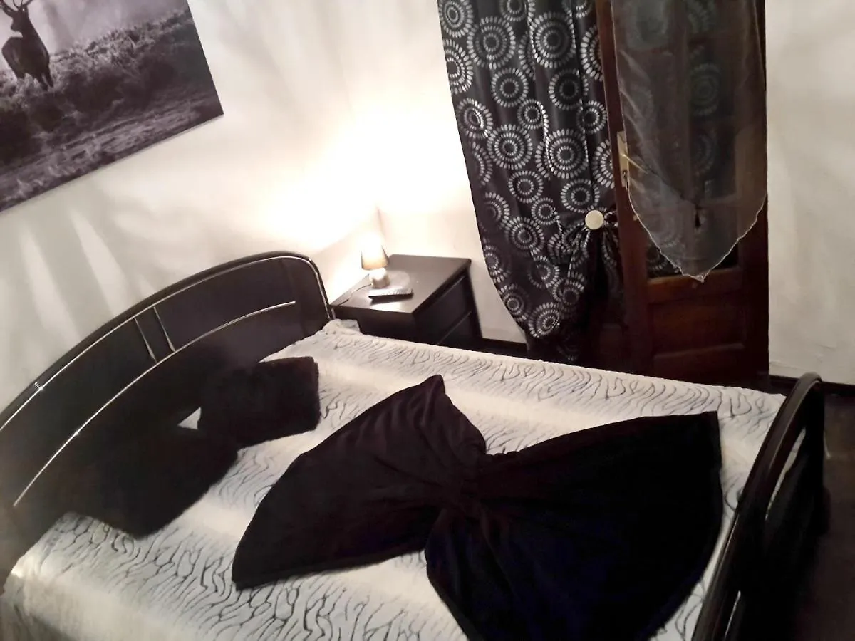 Appartement Cosy A Villeneuve Avec Jardin Prive 0*, Villeneuve-dʼAveyron فرنسا